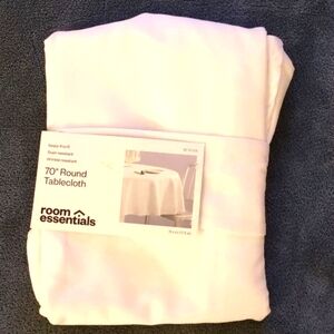 White Round Tablecloth 70". Seats 4-6.  NEW with tags.